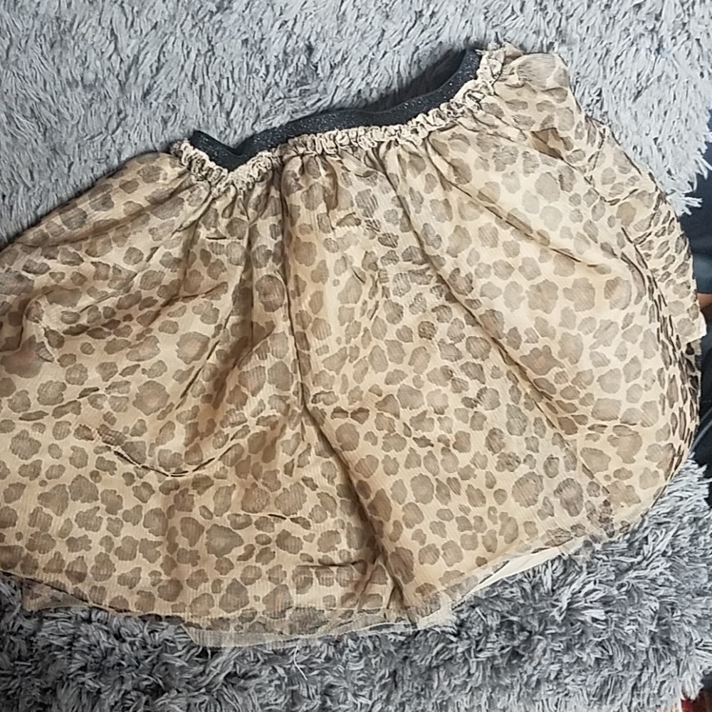 Leopard skirt. 7/8 EUC